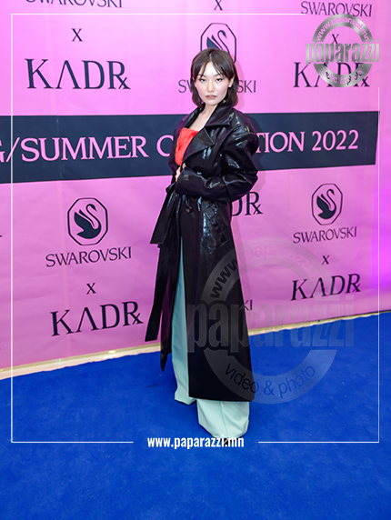 Photo Paparazzi •••  КАДР & Swarovski  хамтран шинэ 