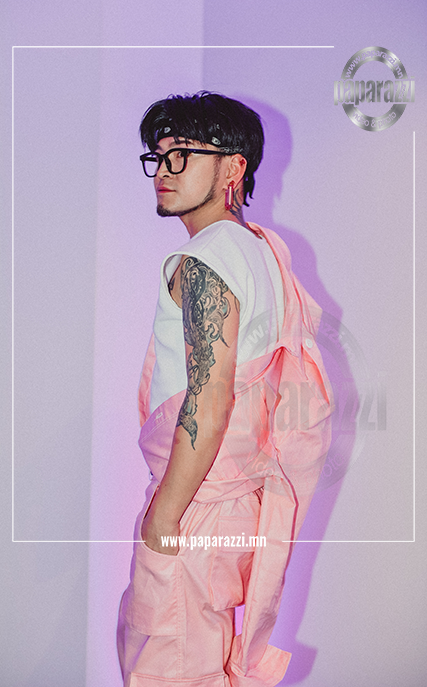 Photo Paparazzi •••  КАДР & Swarovski  хамтран шинэ 