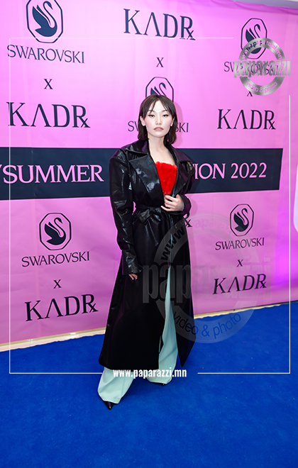 Photo Paparazzi •••  КАДР & Swarovski  хамтран шинэ 