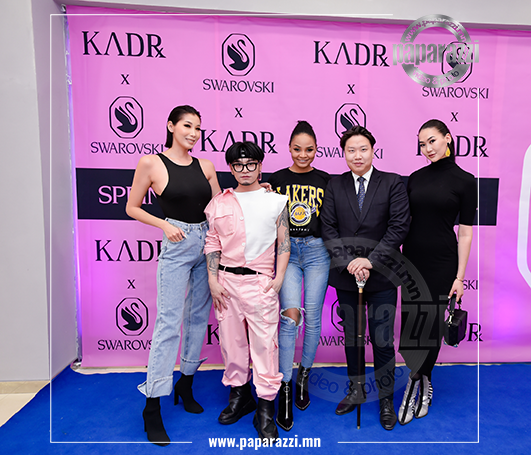 Photo Paparazzi •••  КАДР & Swarovski  хамтран шинэ 