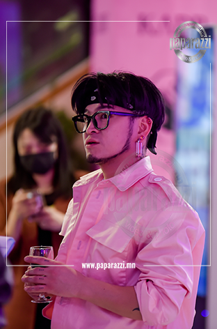 Photo Paparazzi •••  КАДР & Swarovski  хамтран шинэ 