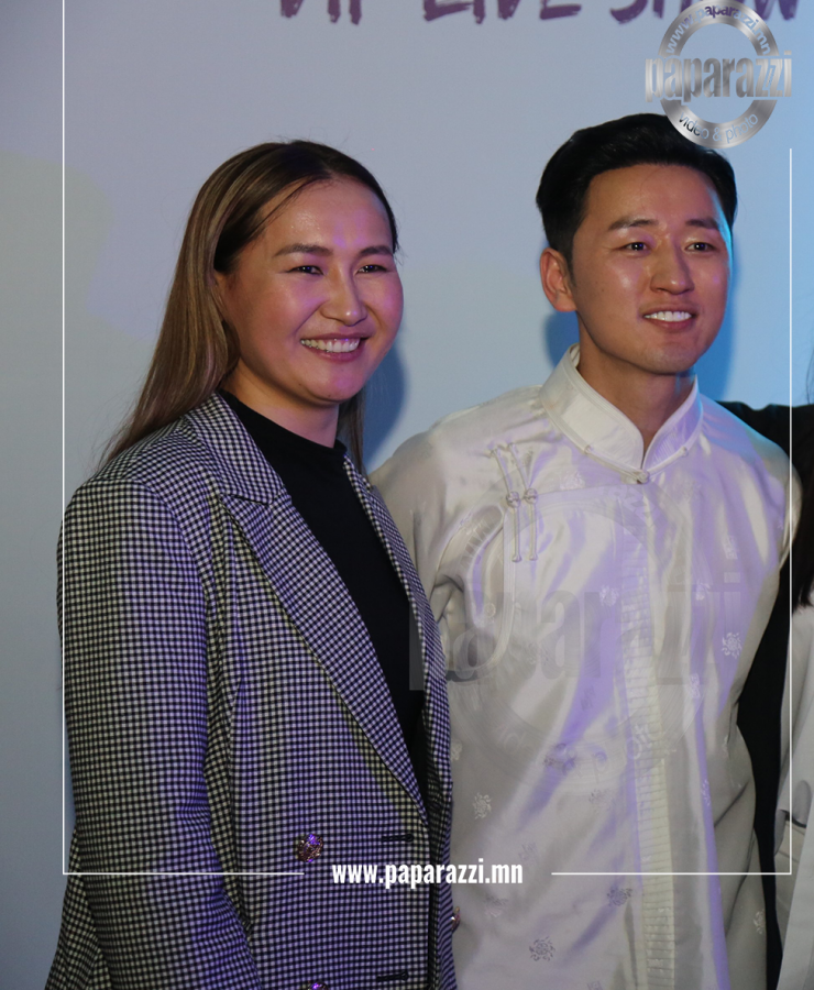 Photo Paparazzi •••Дуучин П.Баярцэнгэлийн БАТТАЙ АР ТАЛ