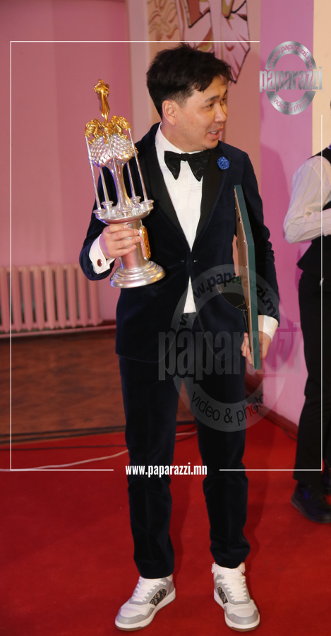 Photo Paparazzi ••• “MCS”-ийн угшилтай гэх “Central” телевизийн хамт олон 
