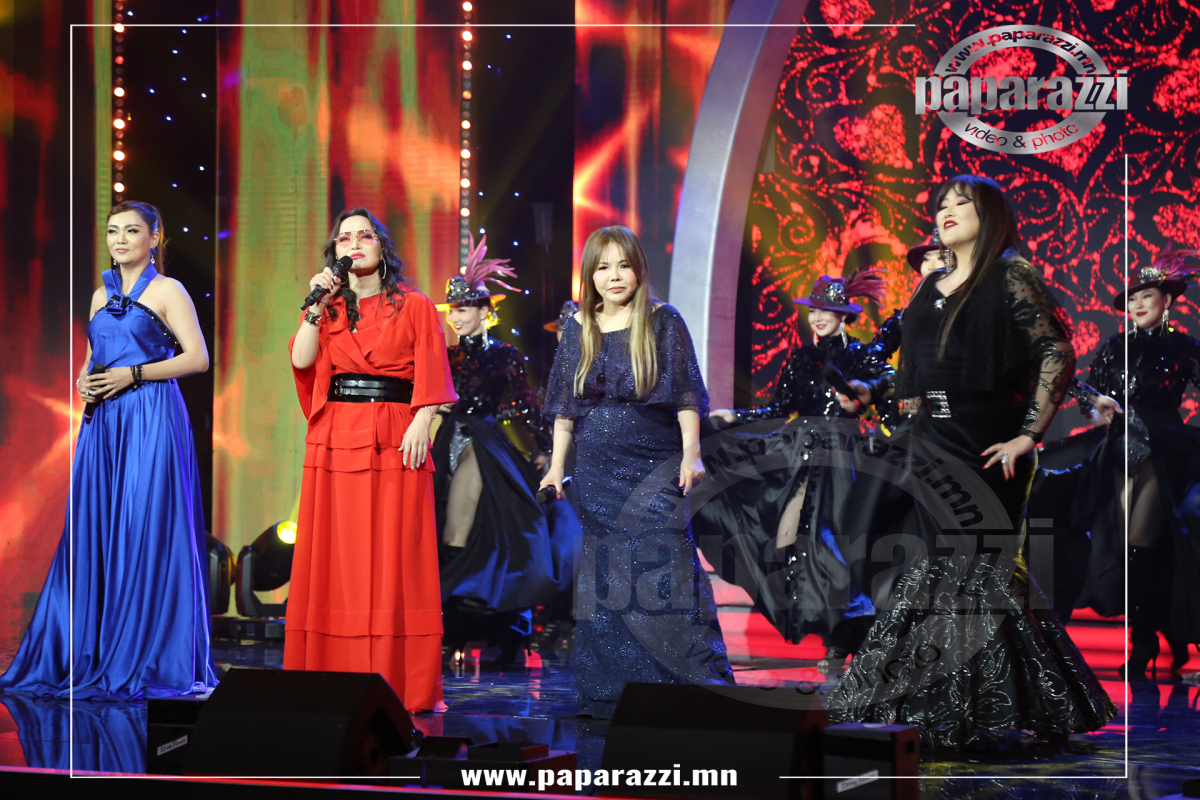 Photo Paparazzi ••• Рок попын Дива нар нэг тайзнаа