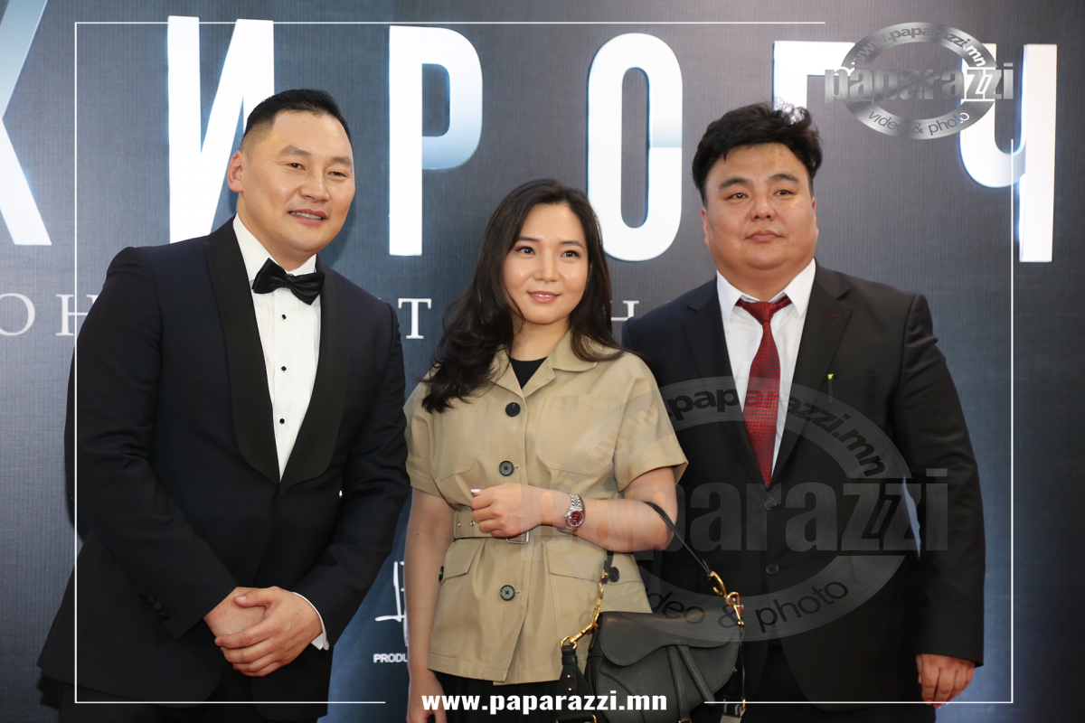 Photo Paparazzi ••• Жүжигчин Б.Амарсайхан Пентхаус шиг өрнөлтэй кино бүтээсэн үү