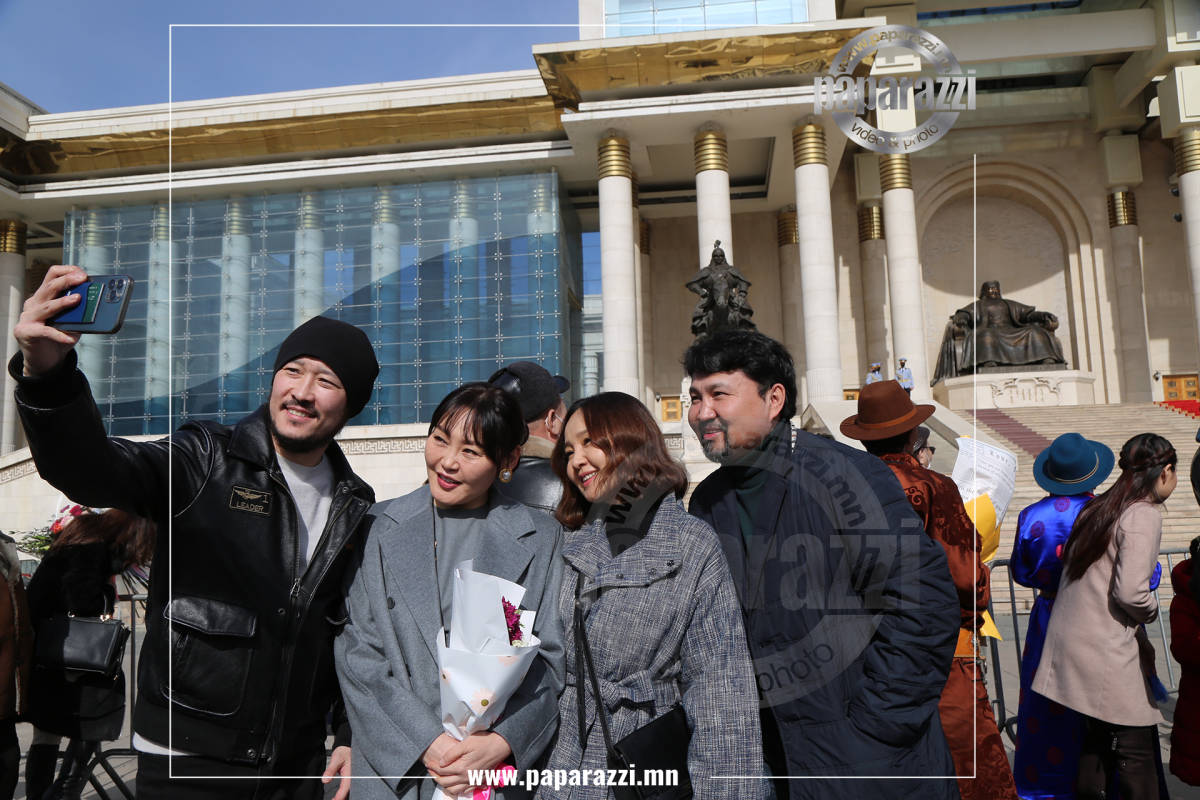 Photo Paparazzi ••• Жүжигчин Г.Ундармаад Монгол Улсын Соёлын гавьяат зүтгэлтэн цол хүртээв