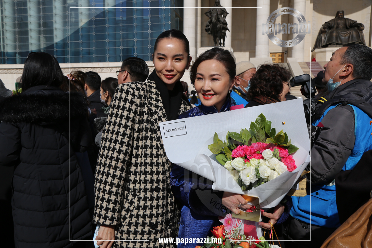 Photo Paparazzi ••• Зохиолч, продюсер Б.ШҮҮДЭРЦЭЦЭГТ Монгол Улсын Соёлын гавьяат зүтгэлтэн цол хүртээлээ