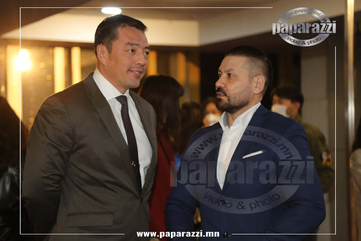 Photo Paparazzi ••• Жүжигчин Б.Амарсайхан Пентхаус шиг өрнөлтэй кино бүтээсэн үү