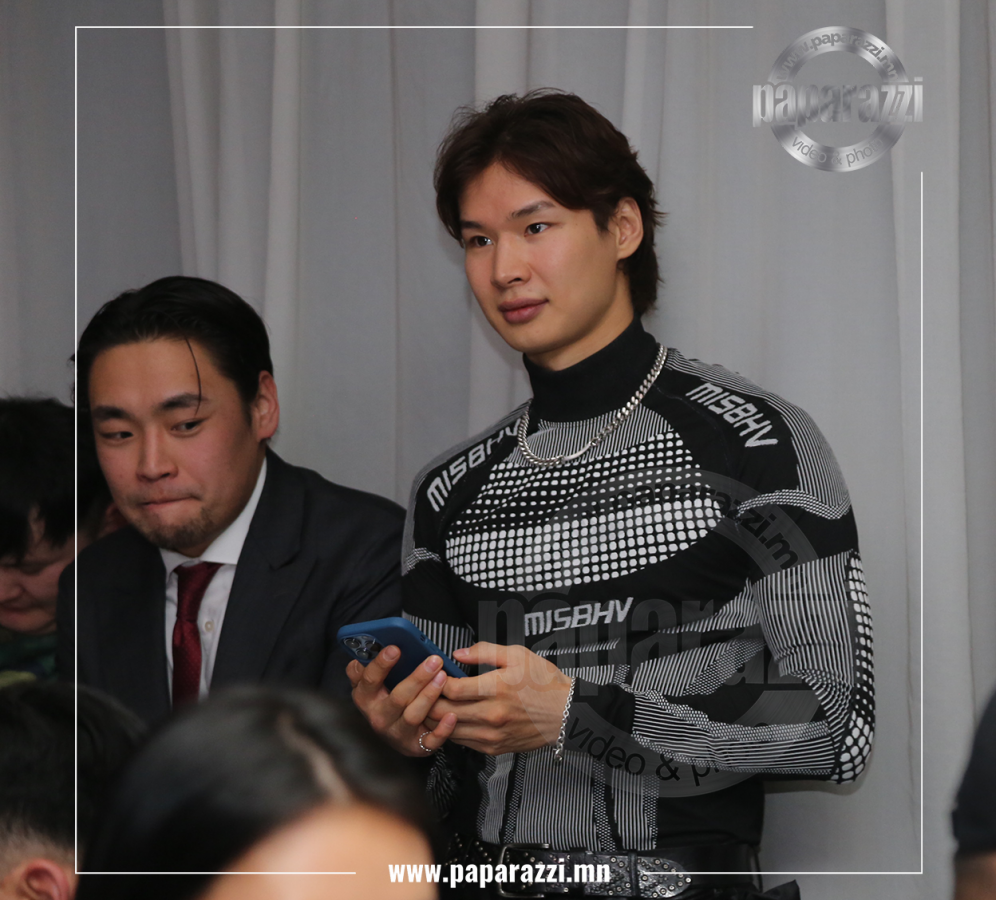 Photo Paparazzi ••• Дэлхийд хамгийн алдартай гэр бүлийн брэндээр АНГУУЧ гоёжээ