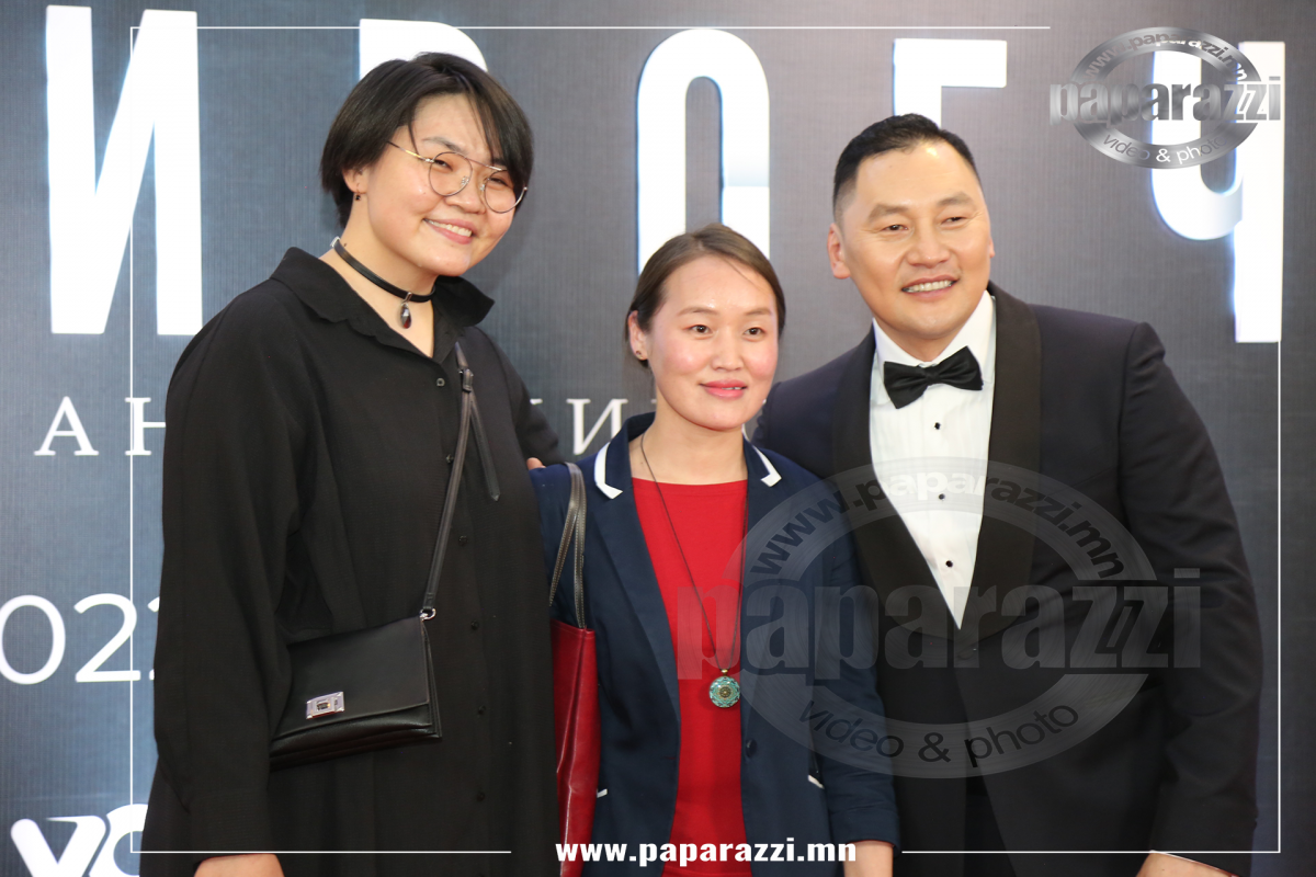 Photo Paparazzi ••• Жүжигчин Б.Амарсайхан Пентхаус шиг өрнөлтэй кино бүтээсэн үү