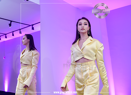 Photo Paparazzi •••  КАДР & Swarovski  хамтран шинэ 