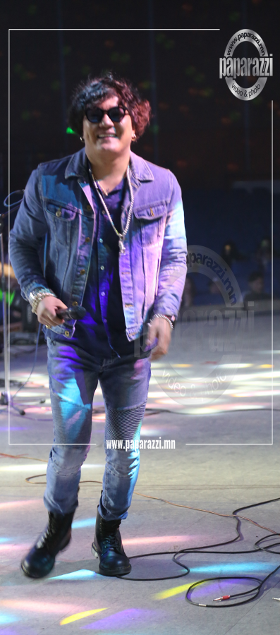 Photo Paparazzi ••• Дуучин Б.Амархүү нэлээд жин нэмж, овор суусан нь анхаарал татлаа ​