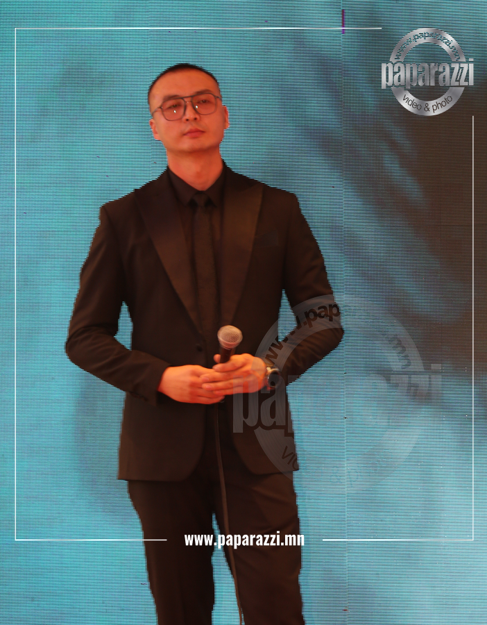 Photo Paparazzi •••Драмын театраас ажлын гараагаа эхэлж байсан Жүжигчин Тодоо бие даасан уран бүтээлч болжээ