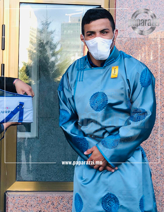 Photo Paparazzi ••• Саид Моллаи Монголыг орхиж, Азербайжаны шигшээд барилдах уу?