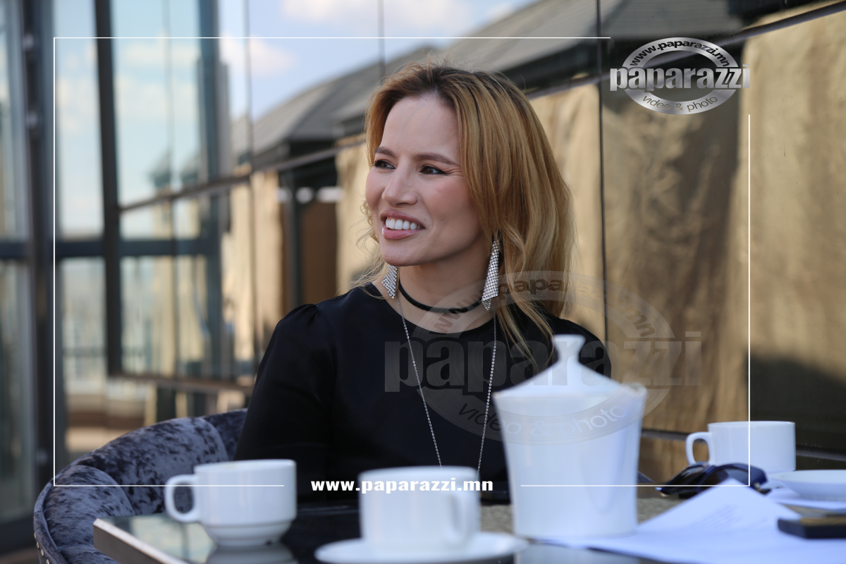 Photo Paparazzi •••Энэ цаг үеийн хамгийн хүчирхэг уран бүтээлч Ука