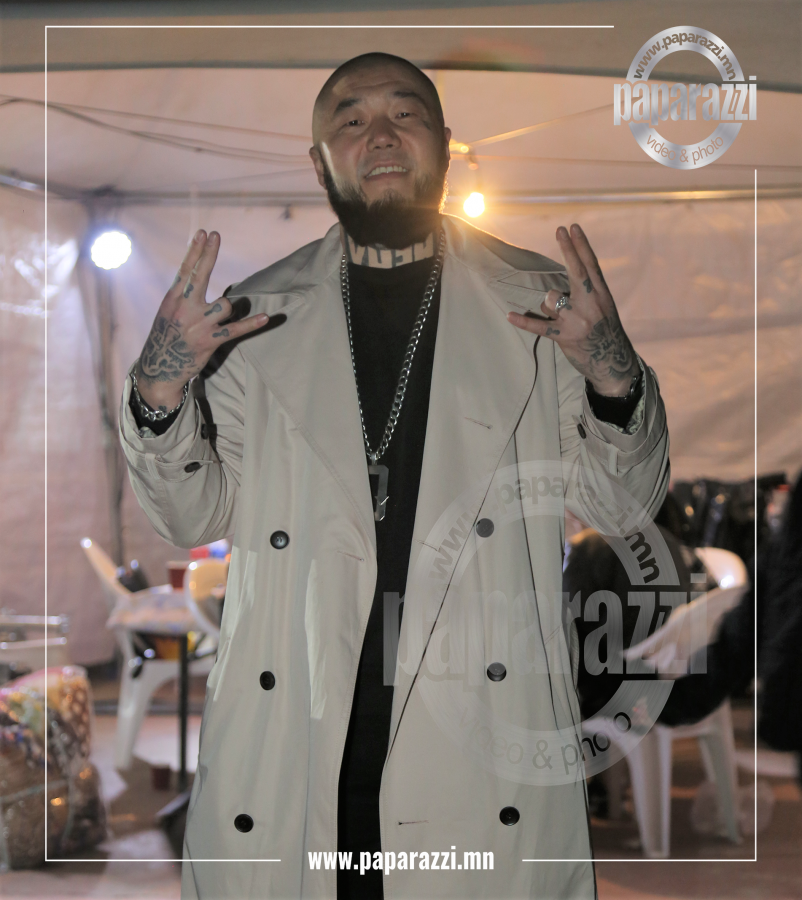 Photo Paparazzi ••• Реппер Big Gee урлагаа орхиж хүнсний бизнес эрхлэхээр болсон уу...