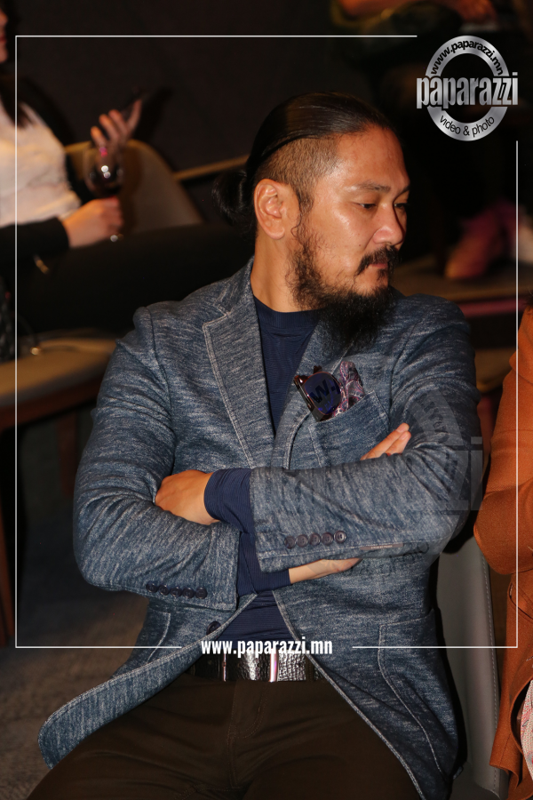 Photo Paparazzi ••• Эсрэг дүрийн 