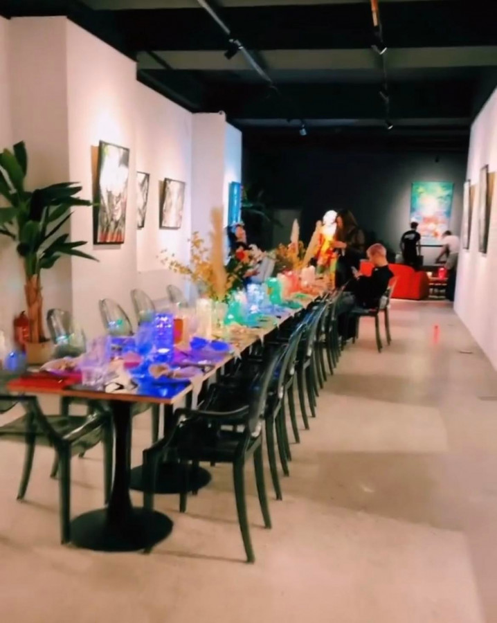 Photo Paparazzi ••• Монголын Урлагийн загварыг 80% баздаг Кадр төрсөн өдрөө тун тансаг тэмдэглэсэн байна