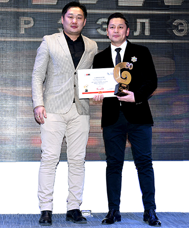 “GRAND AWARDS” наадмын шилдгүүдийг шагналаа