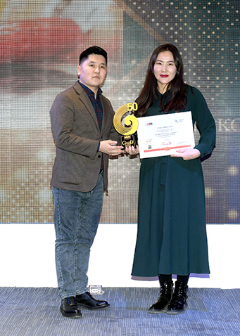 “GRAND AWARDS” наадмын шилдгүүдийг шагналаа