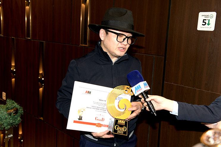 “GRAND AWARDS” наадмын шилдгүүдийг шагналаа
