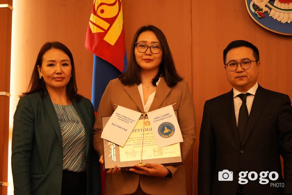 Улсын хөгжилд үнэтэй хувь нэмэр оруулсан нийслэлийн шилдэг татвар төлөгчдийг тодрууллаа