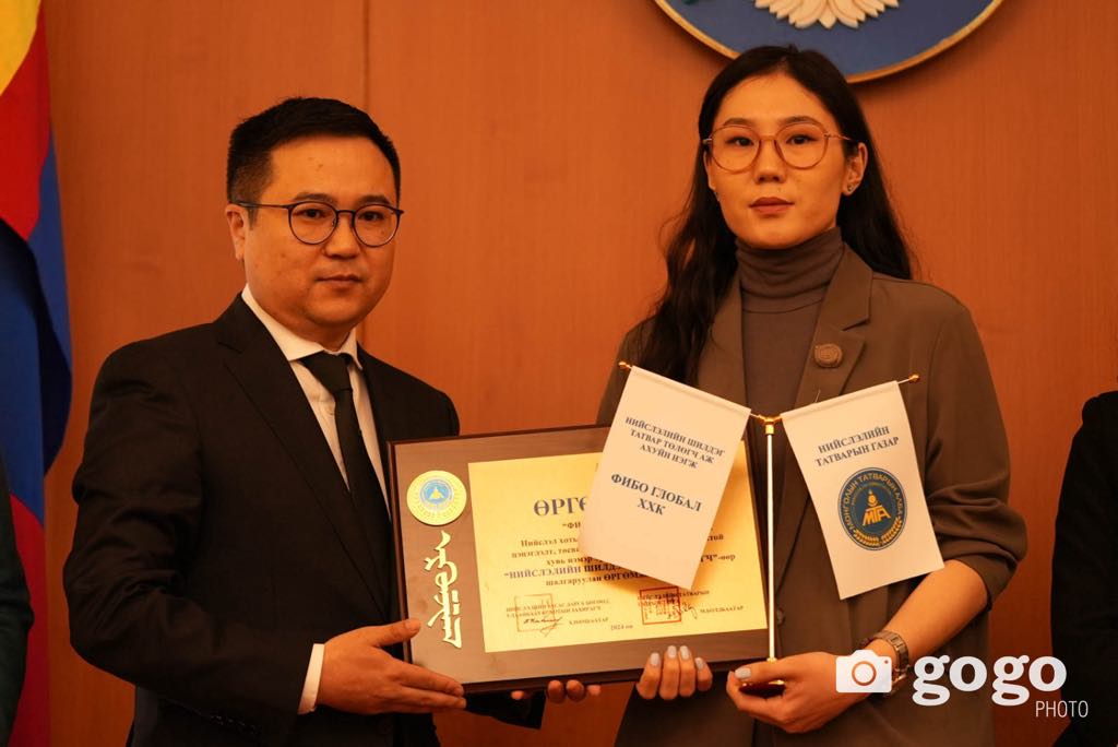 Улсын хөгжилд үнэтэй хувь нэмэр оруулсан нийслэлийн шилдэг татвар төлөгчдийг тодрууллаа