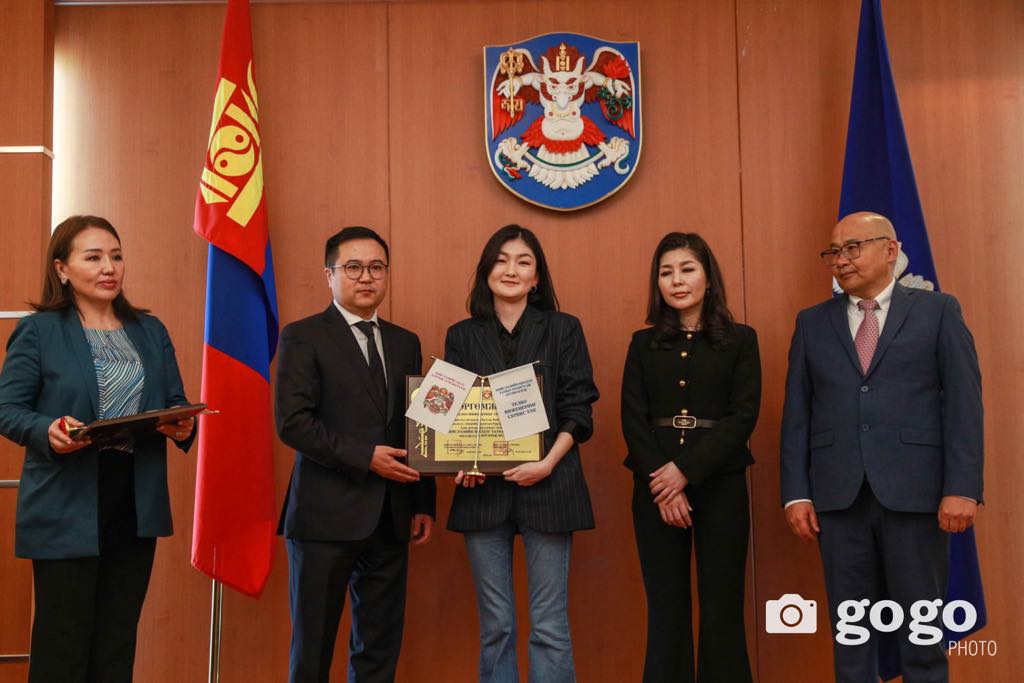 Улсын хөгжилд үнэтэй хувь нэмэр оруулсан нийслэлийн шилдэг татвар төлөгчдийг тодрууллаа