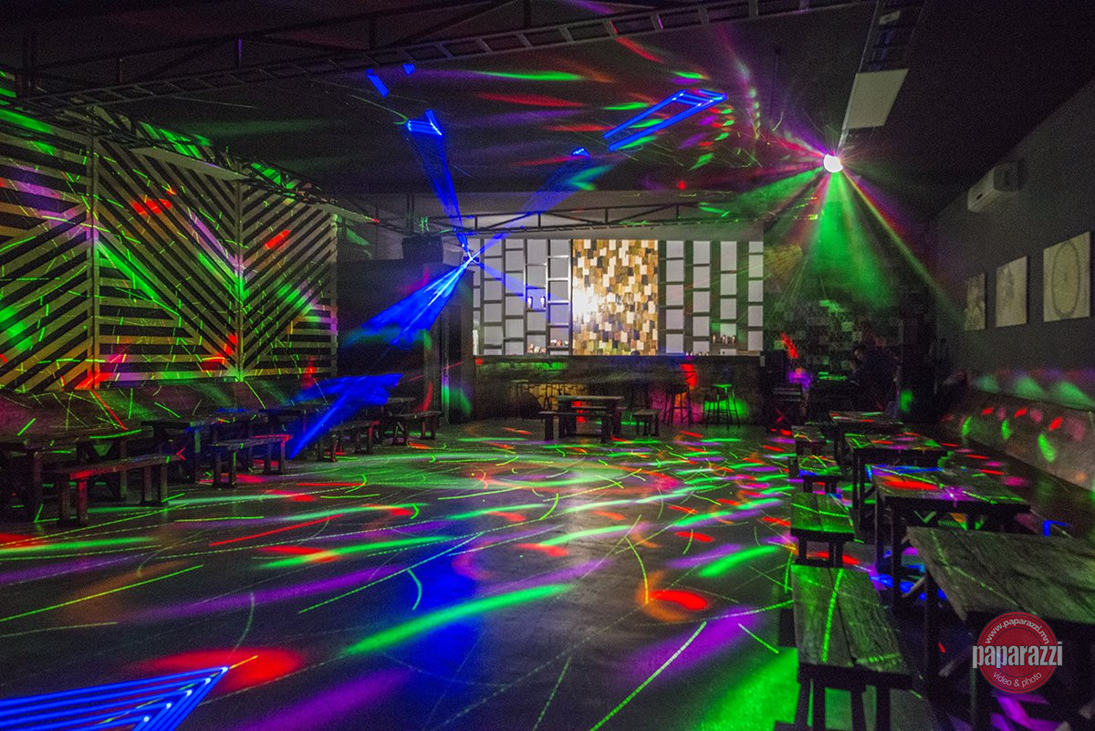 Диско баарууд зөвхөн лоунж хэлбэрээр үйлчилгээ үзүүлнэ