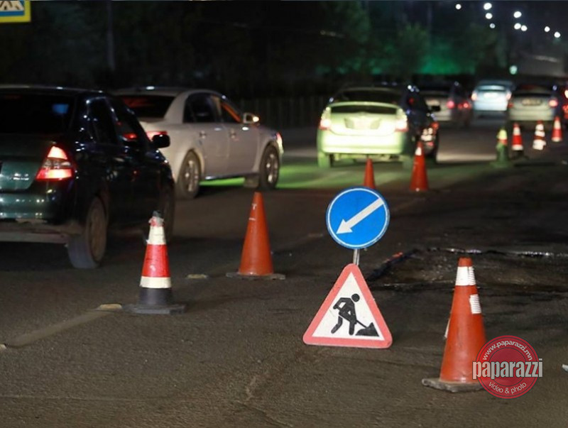 Таван шарын төмөр замын гармын баруун талын авто замыг хэсэгчлэн хаана