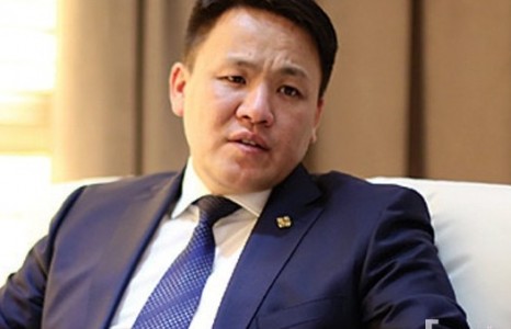 Н.Номтойбаяр Цагаан суваргын ордыг гадныхан  мөнгөө хийсэн юм чинь тэдний ч бас өмч шүү дээ гэв