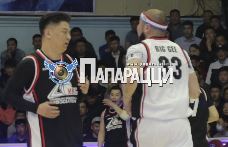 Дуучин А Cool реппер Gee-тэй эвлэрлээ