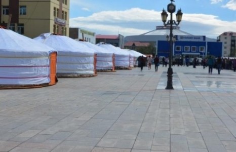 Баян-Өлгийн иргэд тусламжаар авсан гэрүүдээ зарсан гэв үү