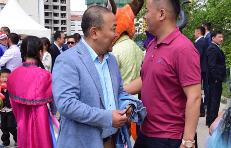 Он цагийн урсгалыг Аглуу ахаас харах болж дээ...