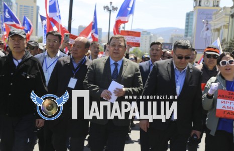 С.Эрдэнэ: Сүхбаатарын талбайд 30 мянган иргэд жагслаа