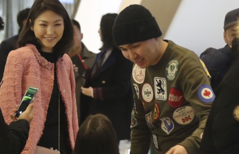 Хөтлөгч Г.Анхбаяр эхнэртэйгээ “Хаппи” явна