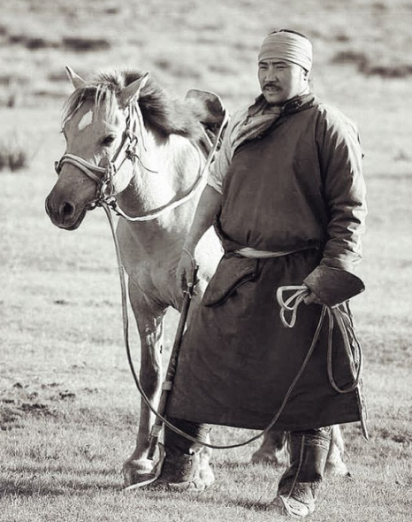 Жүжигчин Эби