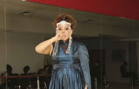 Поп дива хатагтайн үндэсний гоёл