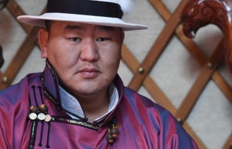 Асашёорюү Д.Дагвадорж Япон улсад 10 мянган ам.доллар хандивлажээ