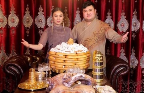 Дуучин Э.Төрмандах удам залгах хүүтэй боллоо
