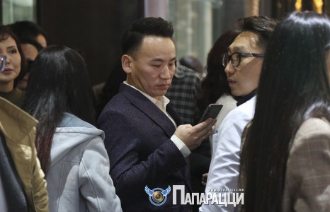 Жазз Наагий даруухан явна