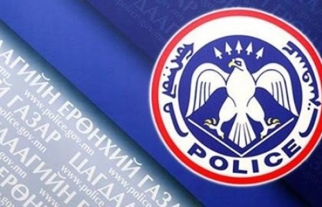 Анхаар!!!...Машинаа ухраахдаа ач охиноо дайрсан осол гарчээ