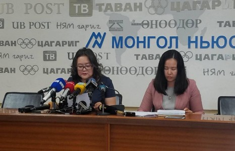 Сэтгүүлч, зураглаач зодсон хүмүүст хариуцлага тооцож, уучлал гуйхыг шаардлаа