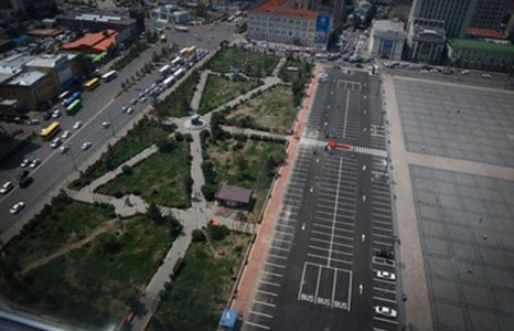 Сүхбаатарын талбайн авто зогсоолыг албадан буулгахаар болжээ