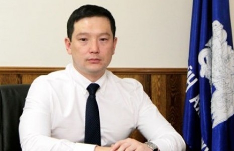 ”Номин Талст” Хамтлагийн Дуучин Д.Батсүх ”Очир” төвийн зочид буудалд зөвшөөрөл олгосон гэв үү?