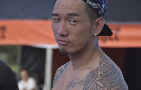 С.Төгсийн экс загвар өмсөгч Н.Эрдэнцогт нүцгэн биеэрээ аархав