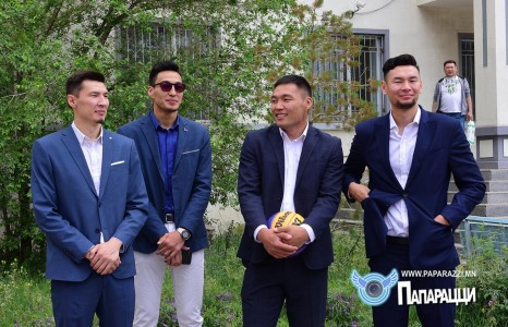 Түүхэн амжилтын эздийн жентельмэн төрх