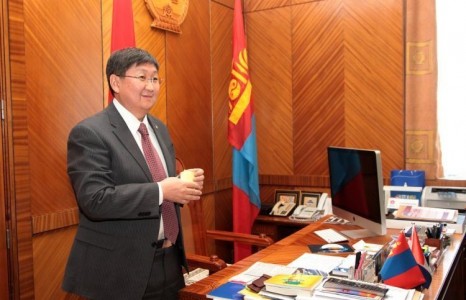 Ч.Хүрэлбаатар: Төсөвт тодотгол хийж, оноос өмнө цалин нэмэх боломжгүй