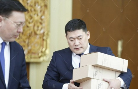 “Эрдэнэт” үйлдвэрийн НУУЦ-аас гаргасан материалыг дэлгэж байна