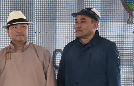 “Эрхтэн” Д.Мурат Бүрэн эрхээ горилж буй...